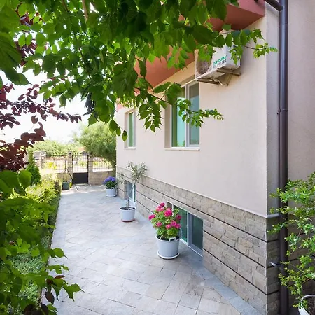 بيت ضيافة Siena House سوزوبول